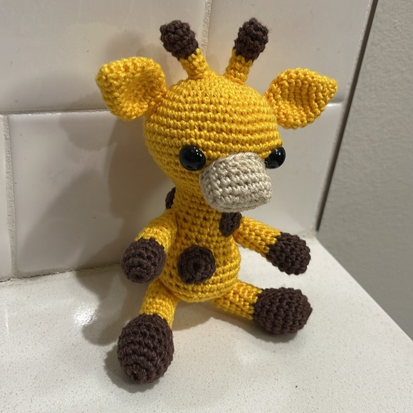 Handcrafted Giraffe Figure Toy Crochet Amigurumi Doll Decor - Picture 5 of 8